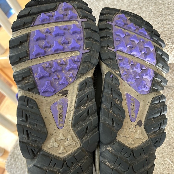 Teva Women’s Surge Event Waterproof Hiking shoe. Size 8. Excellent condition. - Picture 6 of 12
